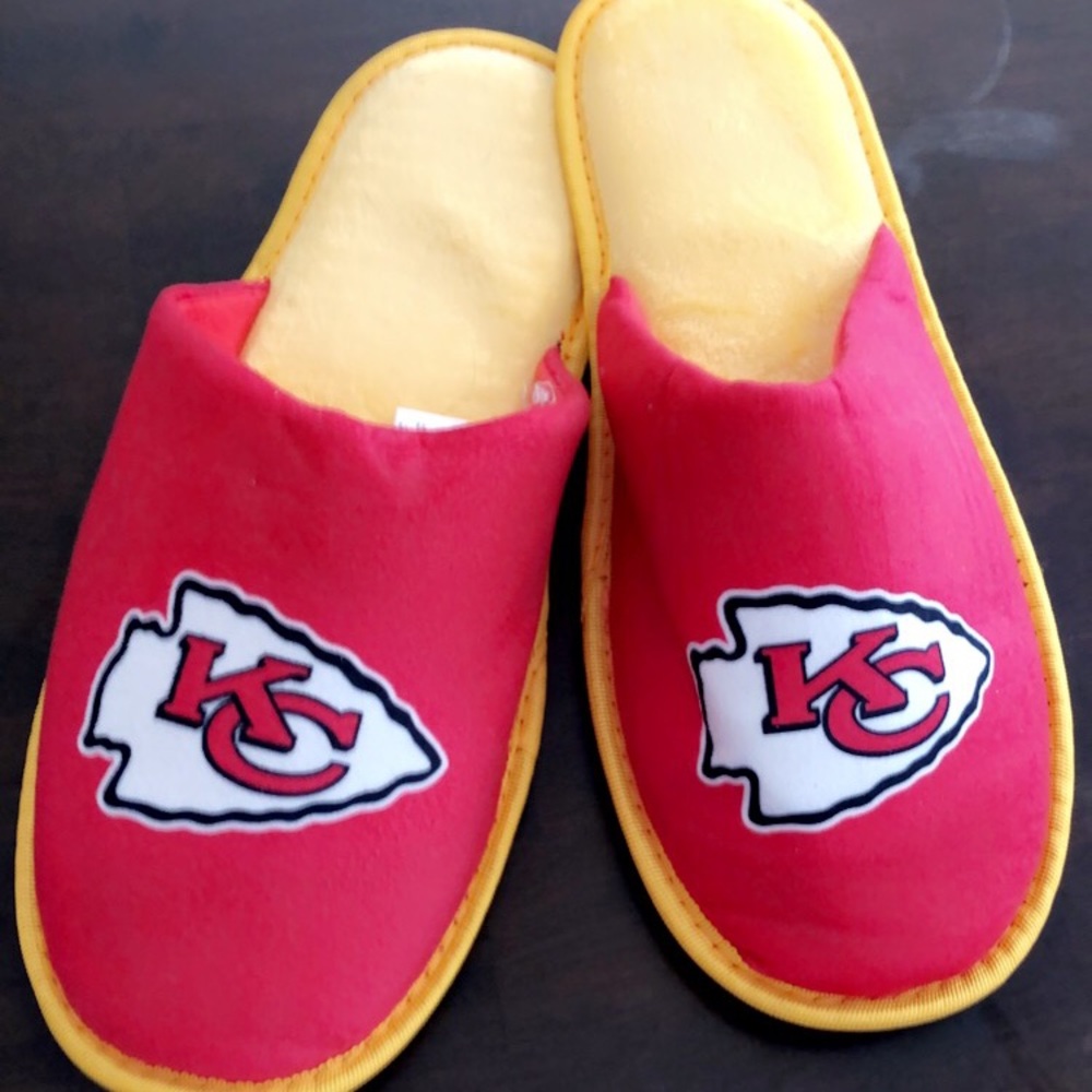Kansas City Chiefs Men’s Slippers